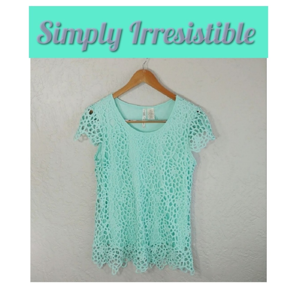 Simple Irresistible Floral Crochet Top - Size: Med